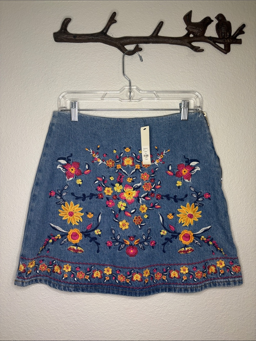 NWT Francesca’s Harper Heritage cotton denim floral embroidered mini skirt M